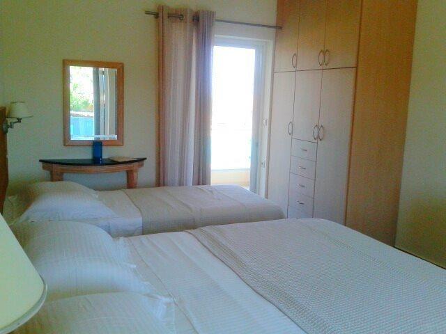 Christopoulos Villas Éjo Szoba fotó